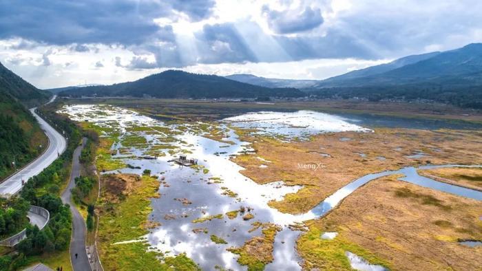 杨超越回村里劈柴种地！取景地有着真正的慢生活