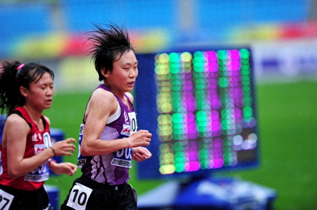 田径——全国冠军赛：王佳丽获女子10000米冠军