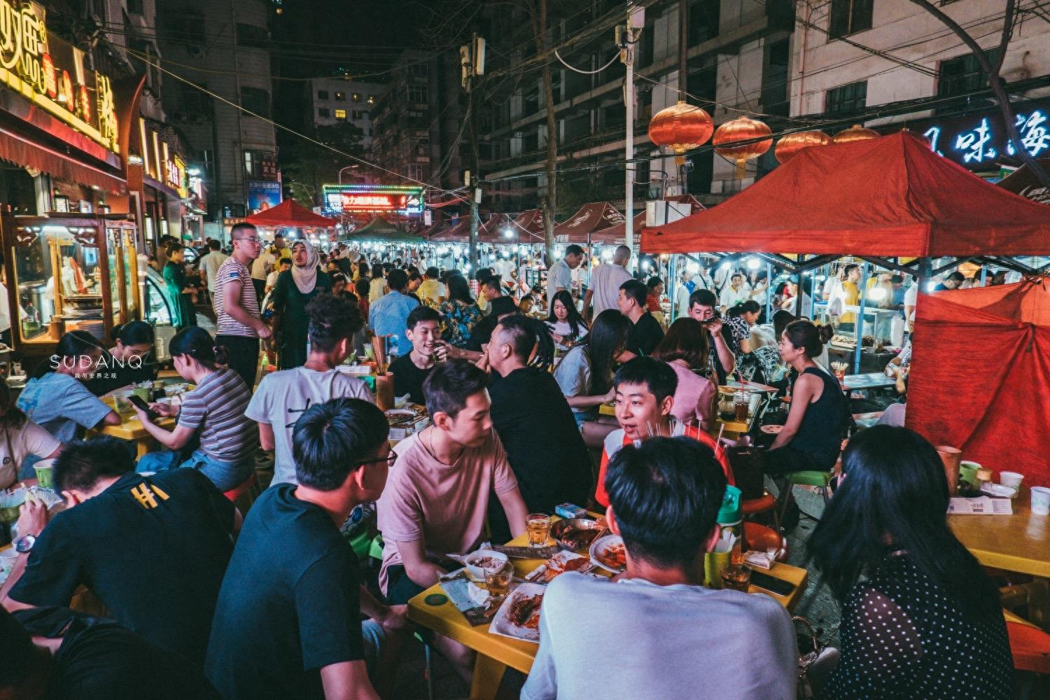 国内最好逛的地摊夜市：兰州正宁路，全国六大著名夜市之一