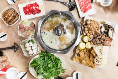 ​家庭自制火锅做法简单，经济实惠，香辣过瘾（火锅党的最爱）