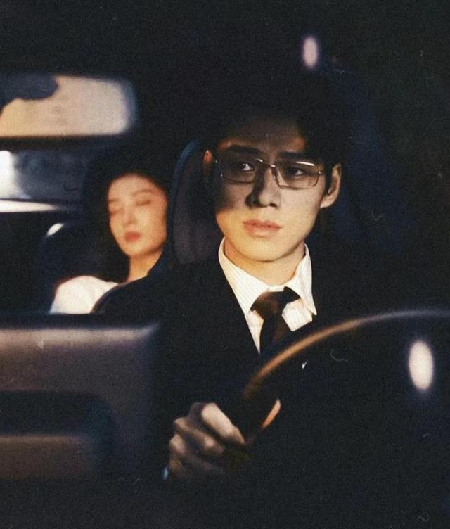 孟宴臣有了新皮肤!《我的人间烟火》魏大勋不穿黑西装改穿冲锋衣了