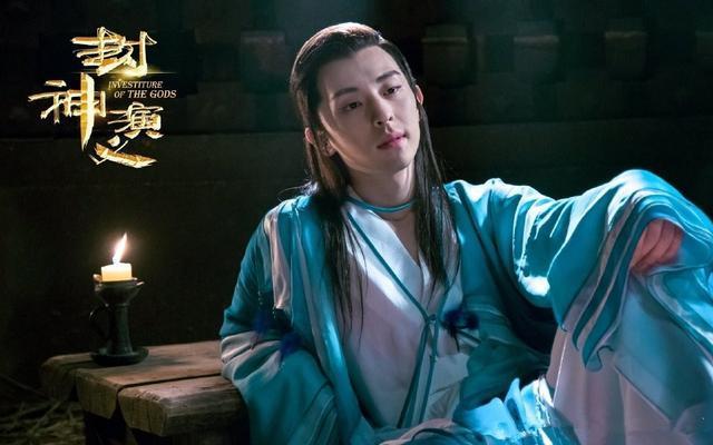 《封神演义》两大美男:邓伦演的子虚妖媚,孙傲演的仙鹤童子很仙