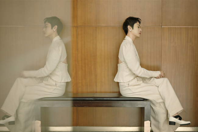 《白塔之光》主演南吉出席13届北影节 轻盈飘逸