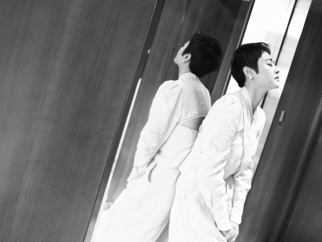 《白塔之光》主演南吉出席13届北影节 轻盈飘逸