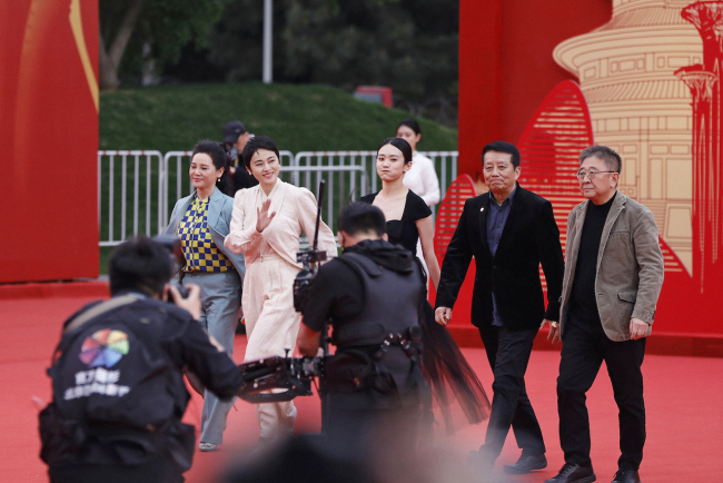 《白塔之光》主演南吉出席13届北影节 轻盈飘逸