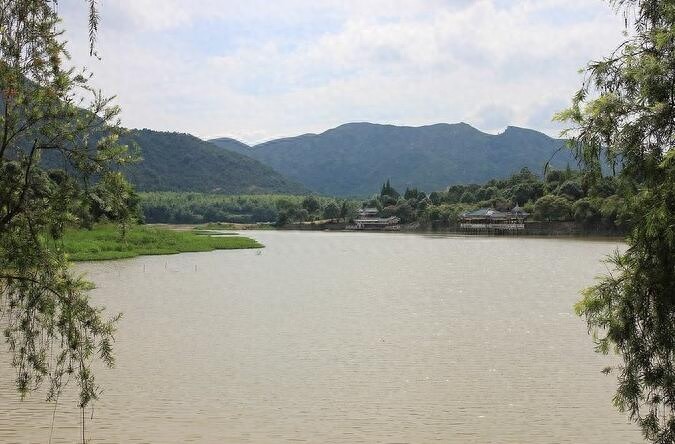 九鲤湖，最大的特色就是瀑布