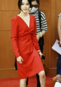 ​休息区的范冰冰，这脚丫我给出彩