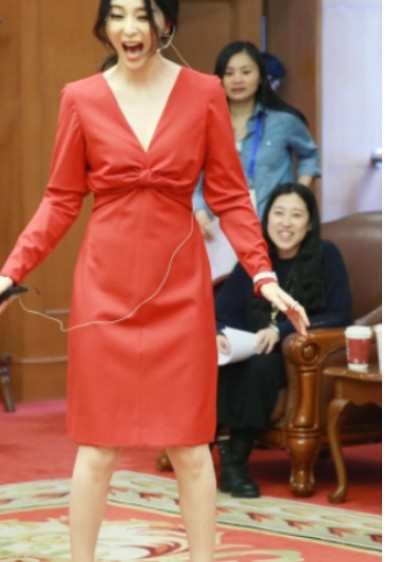 休息区的范冰冰,这脚丫我给出彩