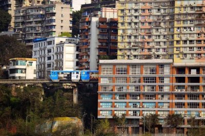 ​成渝趣知识⑥｜刷屏朋友圈的重庆“穿楼轻轨”，你知道是在哪个站吗？