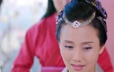 ​楚乔传皇帝和白笙什么关系