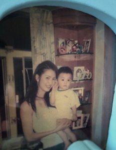 洪欣身上,最难得的不是美貌,而是她的“愚蠢”