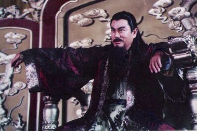 “雄霸”千叶真一的“生猛情史”,和他背后22岁的女大学生