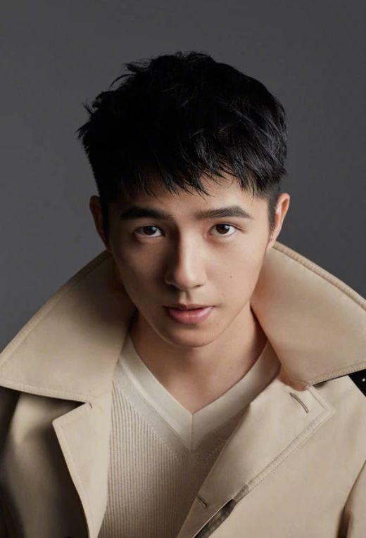 《九州缥缈录》正热播,刘昊然就官宣新剧,女主是张艺兴绯闻女友