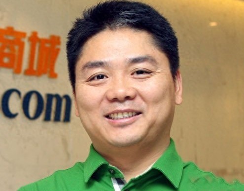 看完刘强东夫妻,再看马云夫妻 就知道差距有多大