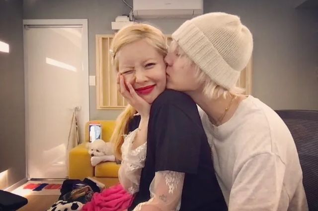 泫雅金晓钟复合惹争议!男方曾被曝出轨5次