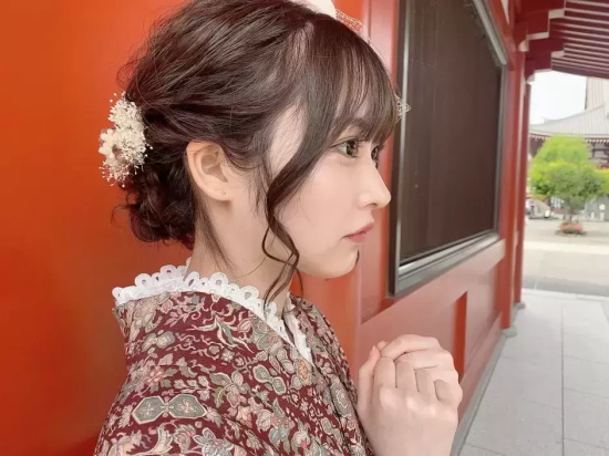 笑起来很甜的ひめ乃雪美图分享,拍起片来非常入戏!