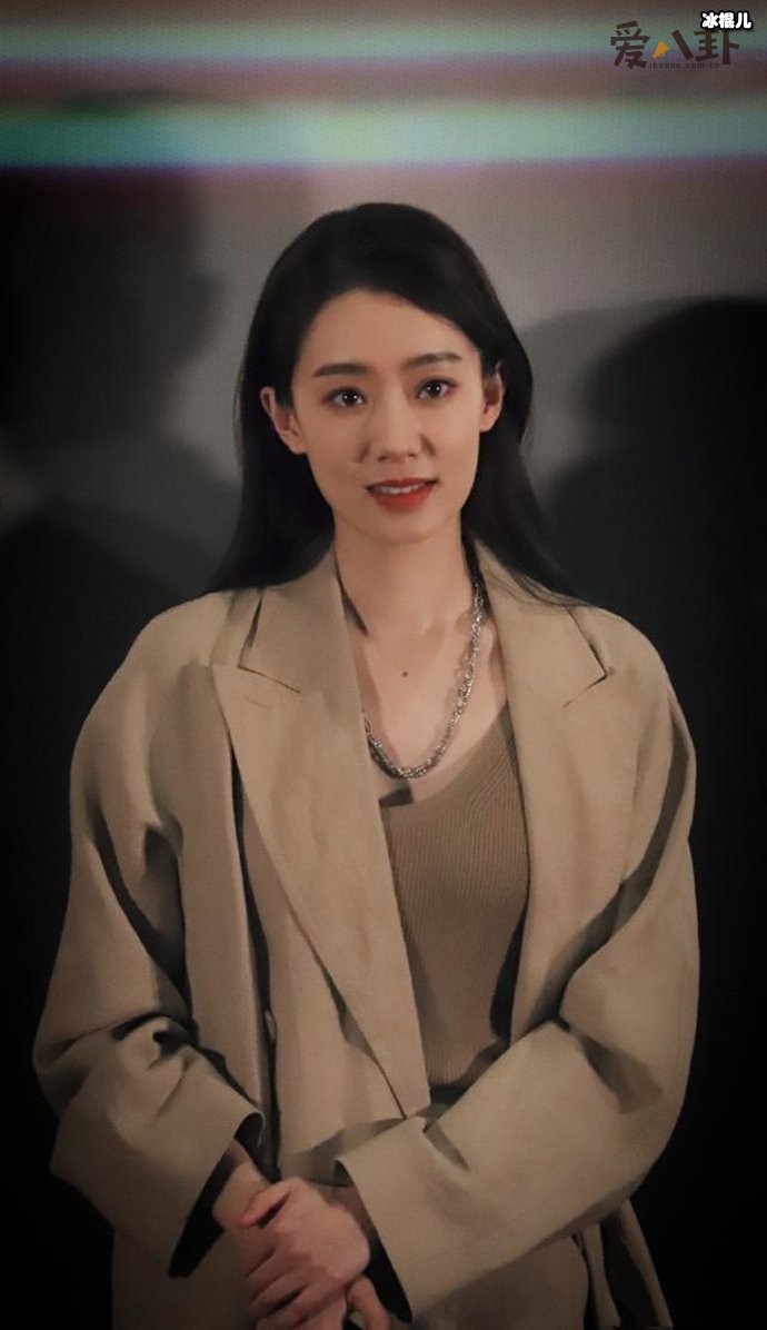 张小斐路演服装品牌变化