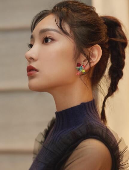 王可如芳华是哪个角色