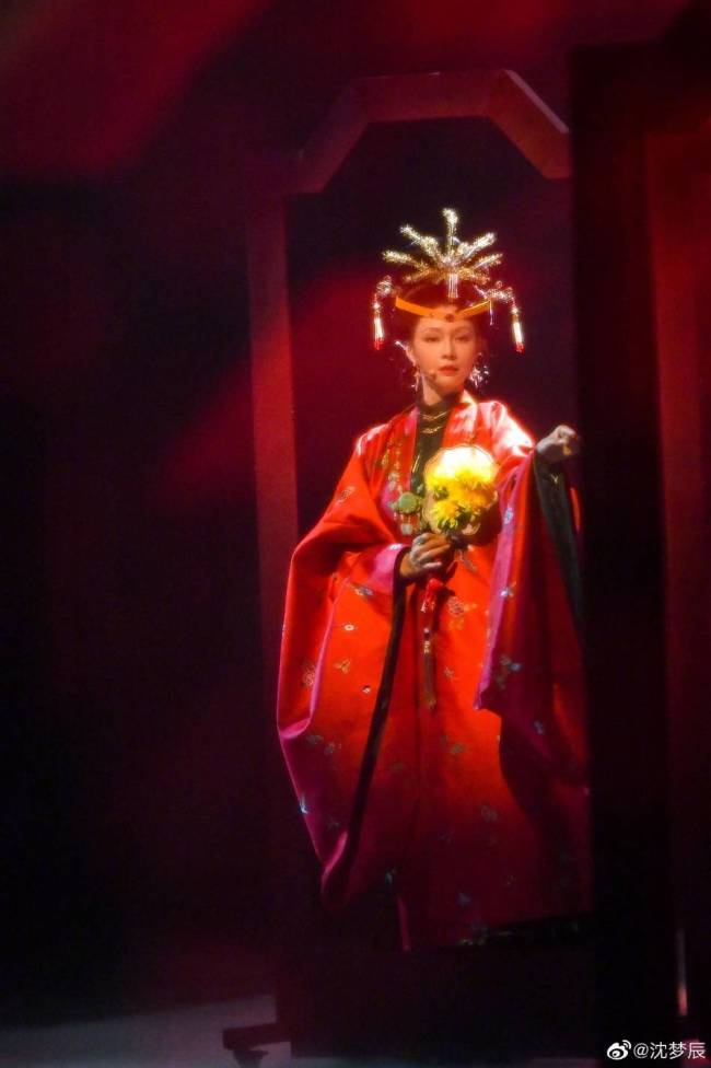 沈梦辰变身王熙凤 准备让杜海涛变“妻管严”?