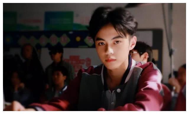 还记得《青你》的陈涛吗?如今通过上戏复试快要出道,还撞脸许凯