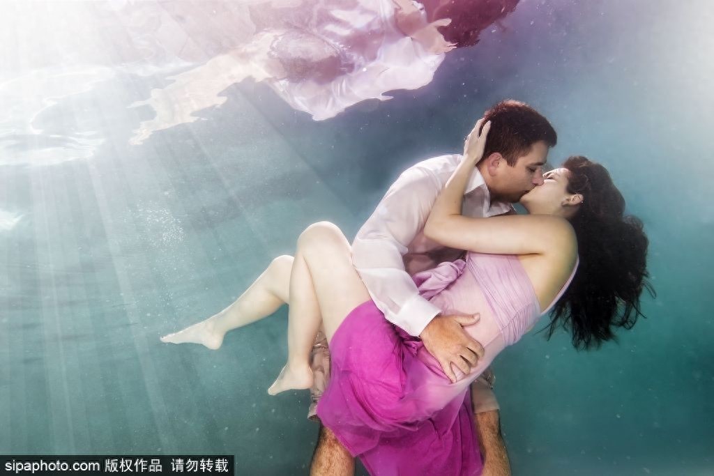 别出心裁的甜蜜情侣照 画面超唯美不拍就OUT啦