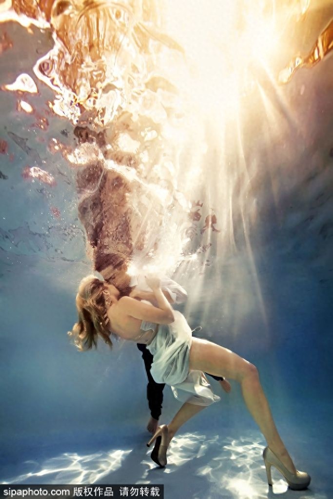 别出心裁的甜蜜情侣照 画面超唯美不拍就OUT啦