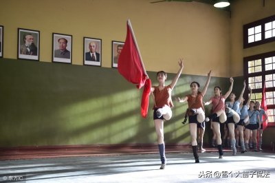 想要把你留在这里,年少转身成芳华