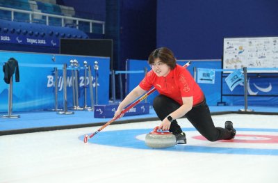 姜博:冰壶圈“顶流”连国手们都爱她