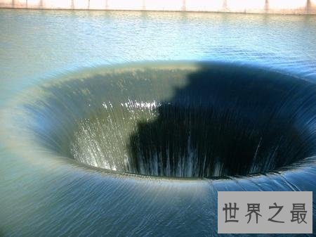 全球十大最壮观坑洞