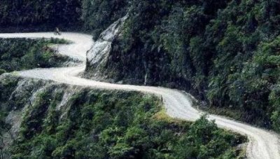 世界第一死亡公路,每年300人丧生于悬崖,普通老司机都不敢开