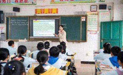 中学教师的工资有多少?在公立学校工作22年,揭露工资和工作现状