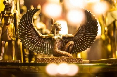 趣味词源May-玛雅大神(Maia)掌管生命的大神