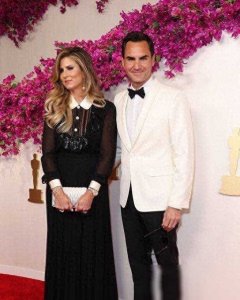 ​费德勒携妻子亮相奥斯卡红毯，帅气十足分享育儿经验