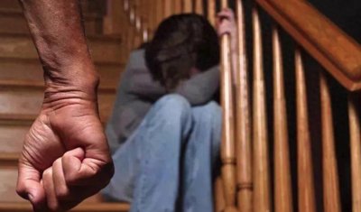 女子曾和前男友拍私密视频,被丈夫发现后遭家暴,被打到“不想活”!律师:这