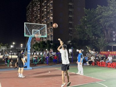 龙穴街道开展“迎篮而上,投出精彩”趣味篮球活动