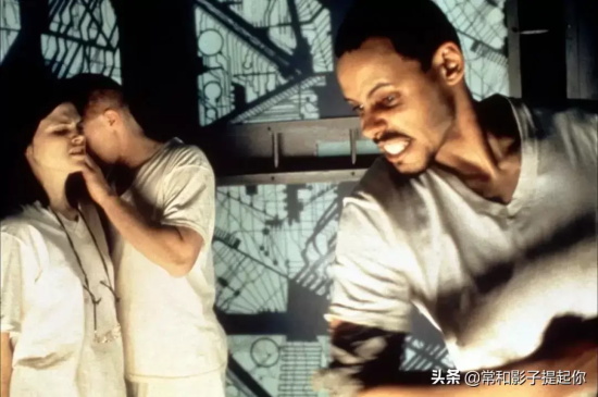 有什么好看的密室电影(盘点10部密室类电影)