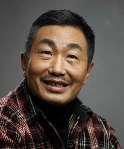 ​杜源：演技派巨星，影视巅峰的耀眼之星