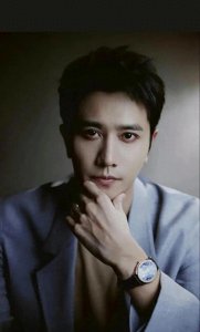 ​彭冠英：从模特冠军到影视巨星的蜕变