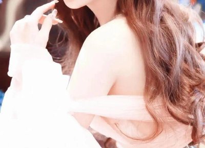 ​我推开房门，看到老公和一个女人在床上