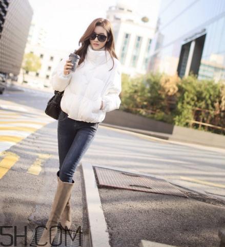 白色羽绒服配什么裤子？白色羽绒服搭配裤子图片