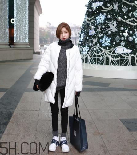 白色羽绒服配什么裤子？白色羽绒服搭配裤子图片