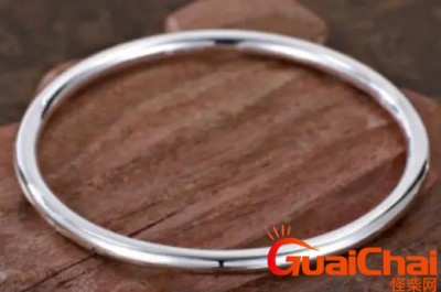 ​银手镯如何清洗更亮？清洗银手镯的方法是什么？