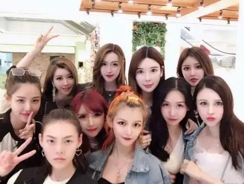 我给你自由是什么歌（许巍的歌像风一样自由）