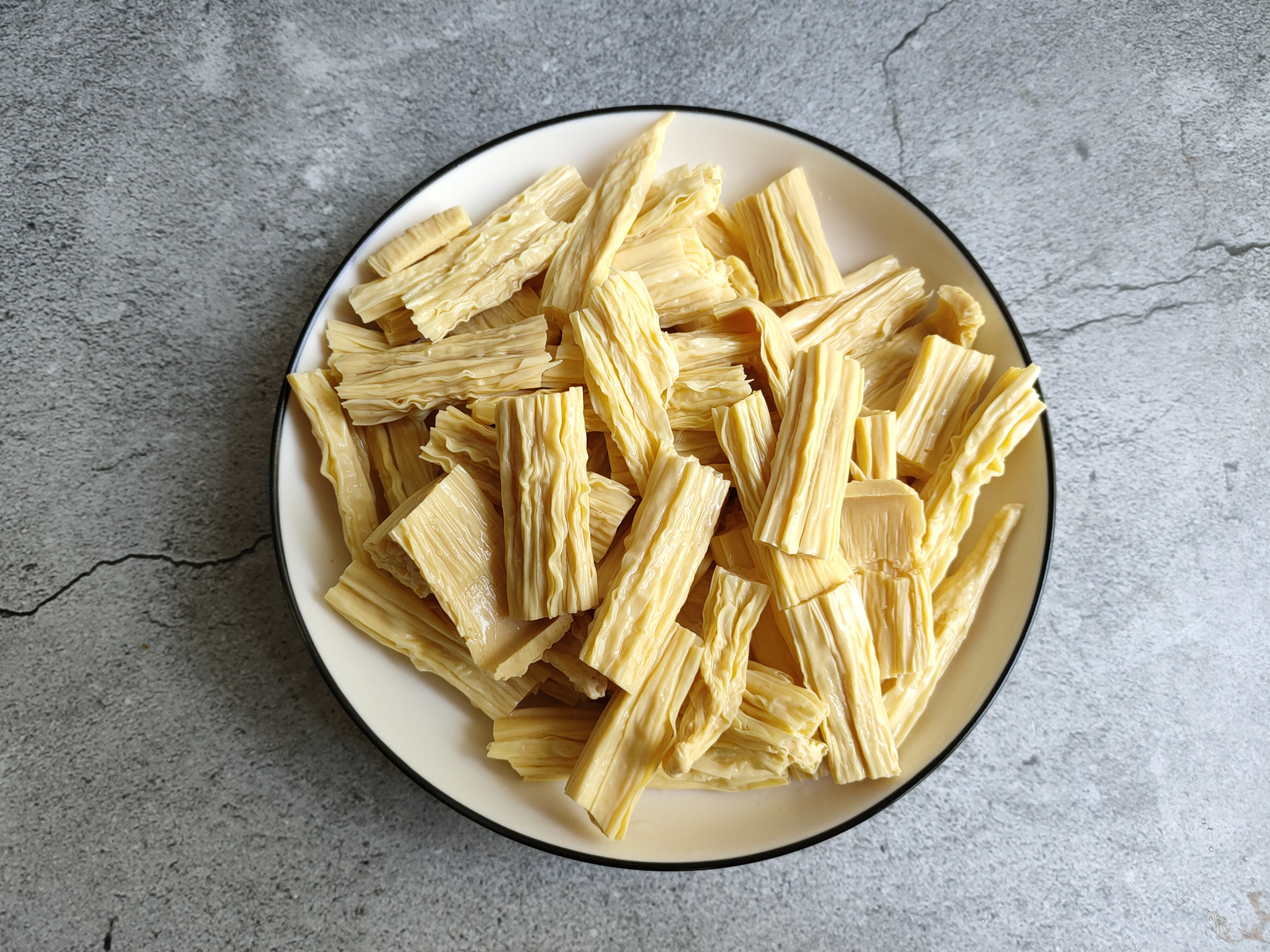 正宗炝锅腐竹做法（麻辣鲜香的炝锅腐竹家常做法）