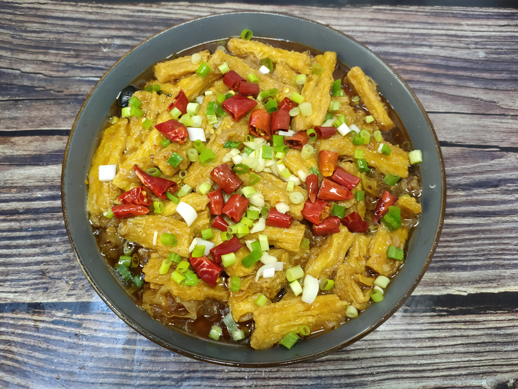 正宗炝锅腐竹做法（麻辣鲜香的炝锅腐竹家常做法）