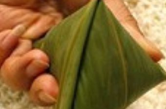 包粽子步骤50字,包粽子的步骤6步文字图8