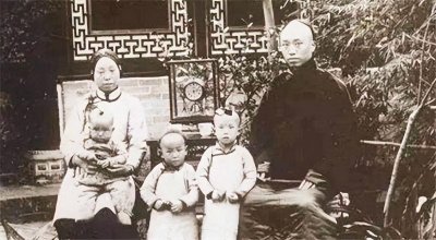 ​清朝一张“恐怖”的老照片，房间出现“幽灵”，如今都无法解释