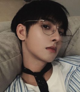 ​有种“漫画脸”叫郑繁星，随随便便用前置拍照就帅成“国民男友”