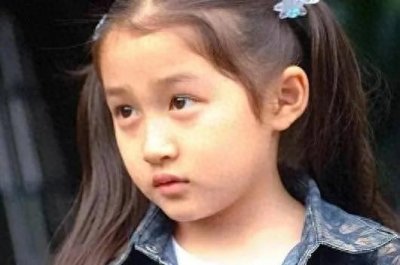 ​关晓彤的泳衣照：网友惊叹鹿晗眼光好，羡慕关晓彤的完美身材