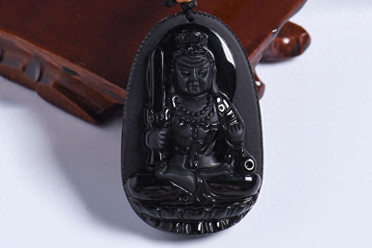 黑曜石的佩戴禁忌，黑曜石是不能乱戴的